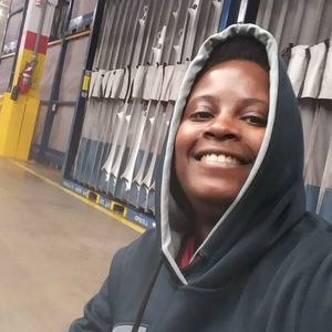 Meet your Posher, Regina